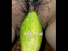  - Cho con vợ dâm ăn dưa chuột