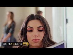  - (Darcie Dolce, Desiree Dulce, Van Wylde) - Stepsibling Rivalry - Brazzers