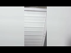  - dotado é flagrado no banheiro da faculdade batendo uma e chama novinho twink para fuder sem camisinha / Gifted is caught in the college bathroom hitting one and calls young twink to fuck without a con