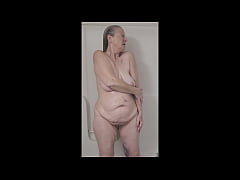  - Hot Milf MommaVee Takes A Shower!