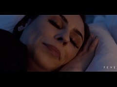  - Dread Hot e Emme White Fudendo gostoso na cama - FEVER