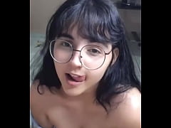  - Novinha safada fazendo sexo oral