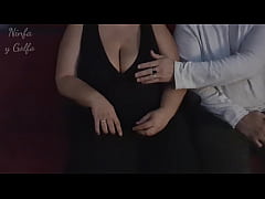  - Manoseada en el cine acaba tocando la polla a desconocido