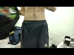  - Visitei a minha tia gostosa e cheguei em casa assin!!!  Novinho super dotado gozando gostoso imaginando a tia gostosa!!!