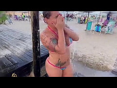  - Conheci um fã delicioso na praia e fomos para o hotel nos divertir