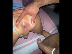  - NAO AGUENTEI E GOZEI DENTRO NO CU APERTADO DESSA SHEMALE MAGRINHA DELICIOSA