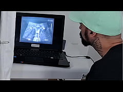  - Corno leva esposa para fazer ultrassom mas ginecologista fode sua bucet!