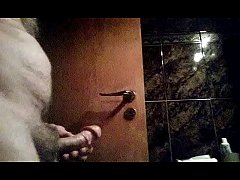  - Batendo uma punhetinha gostosa e dando uma gozadinha dupla