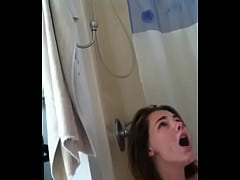  - Emocionada por su leche