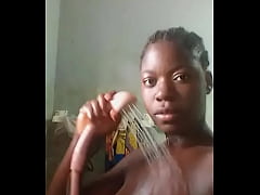  - Débo sous douche