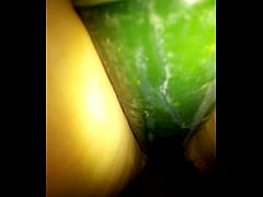  - Cajamarquina arrecha se mete pepino y goza el  anal