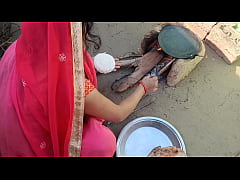  - रसोई में रोटी बना रही थी देवर ने रोटी मांगी तो चूत दे दी गांव वाली भाभी