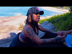  - Morena Bunda grande recebe Personal trainer chupando ele em público FIT TEEN - Sexdoll520