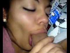  - Ex novia mamando y cogiendo en el carro!!!