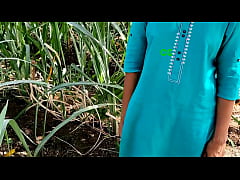  - खेत में अकेली लड़की को पटाया वह बोली यहां पर नहीं घर पर जाकर चोदेंगे