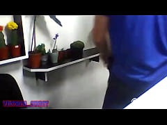  - сотрудник хочет трахнуть продавца 2 часть