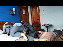  - Follandome a la agente inmobiliaria