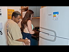  - Ao invés do roludo arrumar a pia ele soca piroca no cuzinho da safada até ela gozar de tesao l Completo no Sheer e X-RED