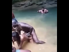  - trio en el rio