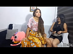  - Mi hermanastra casera me ayuda con mi problema de ereccion me madrastra la polla y termina cabalgandome mi verga hasta correrce dentro de su coño