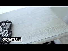  - Addict MILF stepmom felt a hard orgasm after a prank