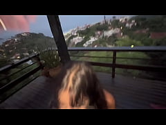  - Nerdzinha safada dando a bucetinha na varanda, será que alguém viu?