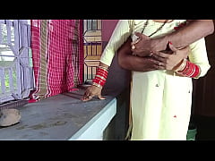  - मालकिन की जवान बड़ी बेटी को किचन स्टैंड पर चोदा