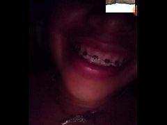  - Amiga me mira masturbando