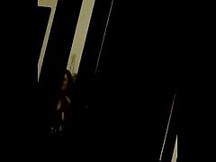  - Espiando a vecina milf despues de bañarse