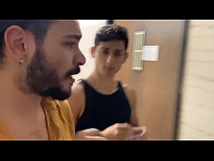  - Fui tomar açai e acabei comendo meu amigo Bareback Juninho Oficial