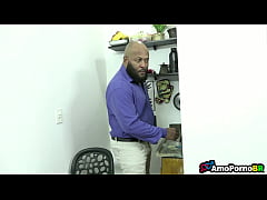  - Me transformei em outro Homem para minha Enteada