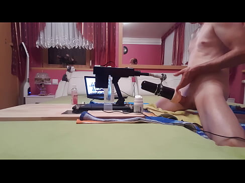 Sexy Vollbusige Sexmaschine Kuessen