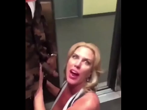 White Girl Sucking My Bbc