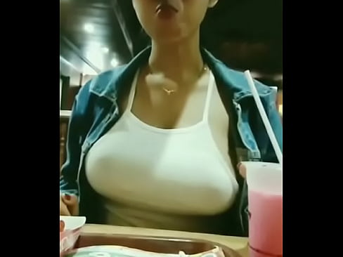 Siskaeee flashing in restaurants - download mobile porno videos- newporn4u.com