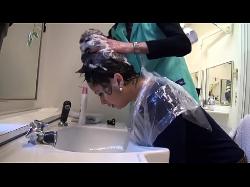 Shampooing Hair Porn Video